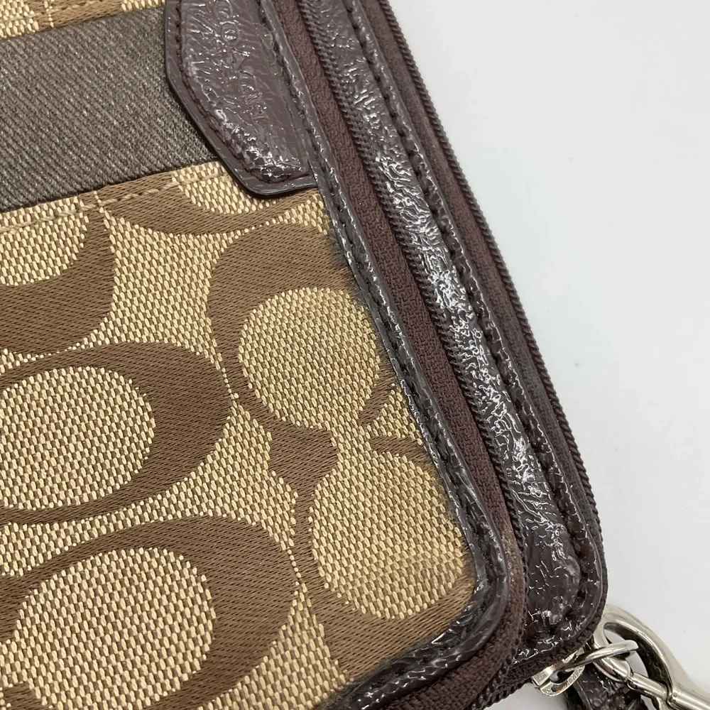 COACH WRISTLET WALLET - Picture 6 of 12